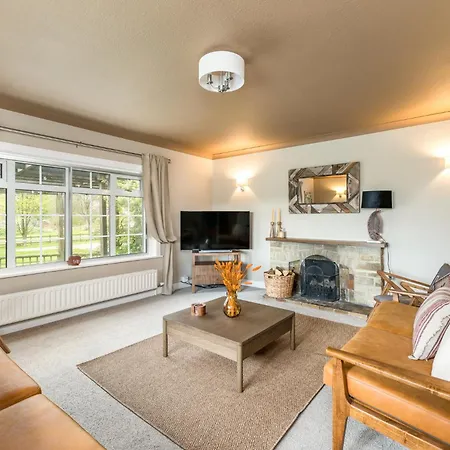 度假居 Wellbeing Escape, 4-bed House With Yoga