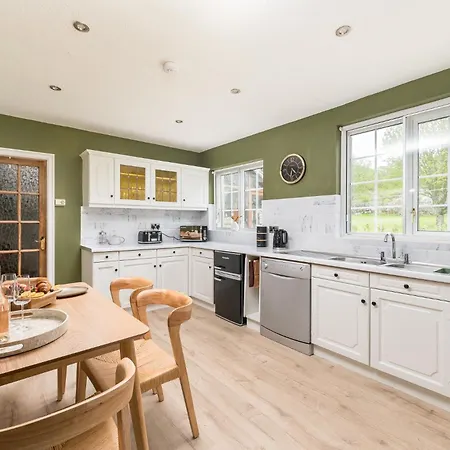 Wellbeing Escape, 4-bed House With Yoga * Malham